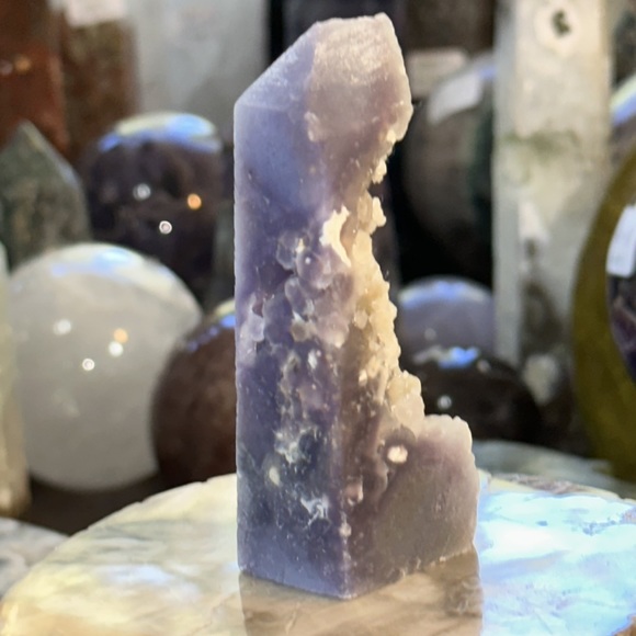 🔥SALE🔥 Grape Agate 4 Sided Crystal Point With One Side Raw Stone! - Picture 4 of 8